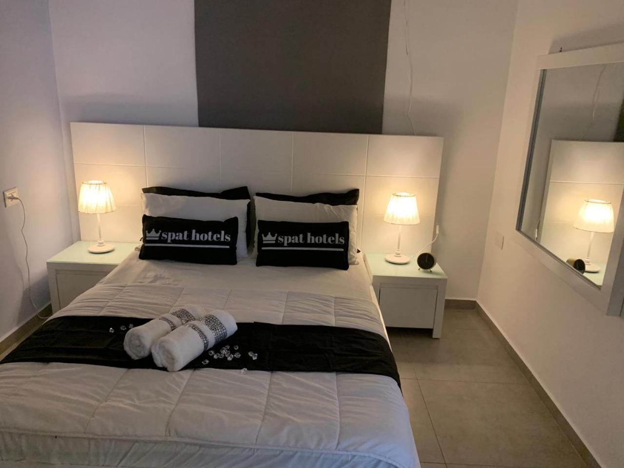 Spat Apartments Bat Yam Eksteriør billede